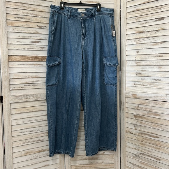 Women's Blue Cargo Jeans - Picture 7 of 7
